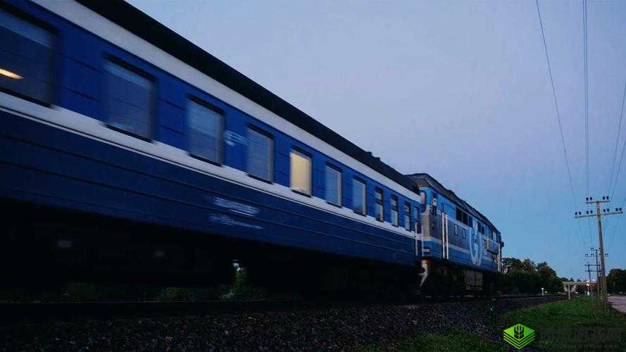 全彩 列车到站之前无法停止:驶向未知的彩色之旅